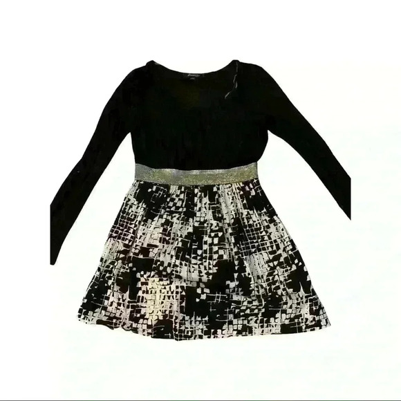 Forever 21 Fit and Flare Long Sleeve Short Dress Size Medium - Picture 5 of 5